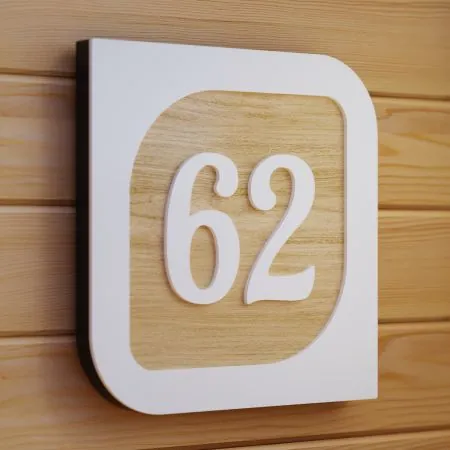 Numéro pour maison personnalisé en bois et plexiglas blanc : Le Nôtre